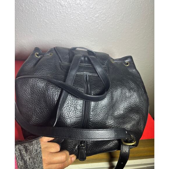 LIZ CLAIBORNE MEDIUM BLACK LEATHER BACKPACK VTG - Picture 7 of 8